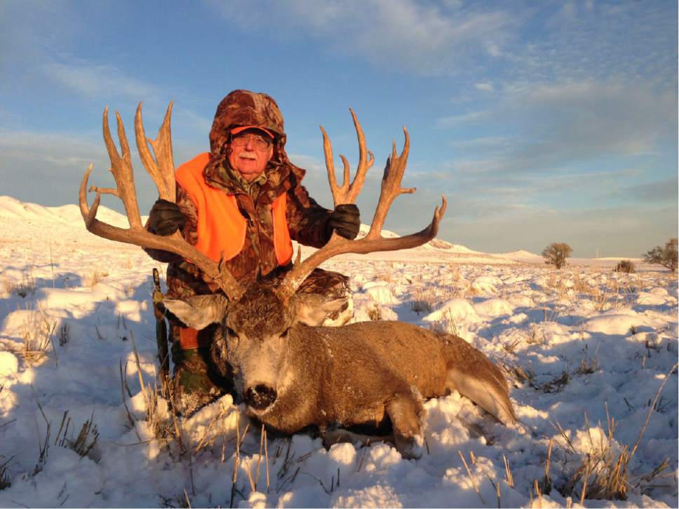 dennis-austad-2012-antelope-island-mule-deer-tag-winner