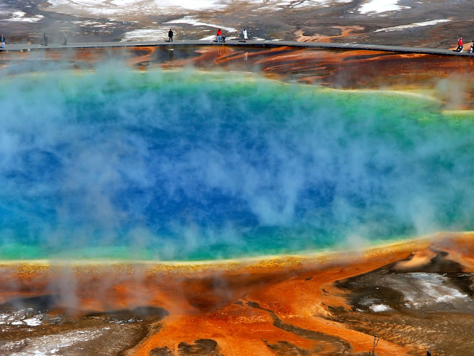 morning-glory-pool-yellowstone