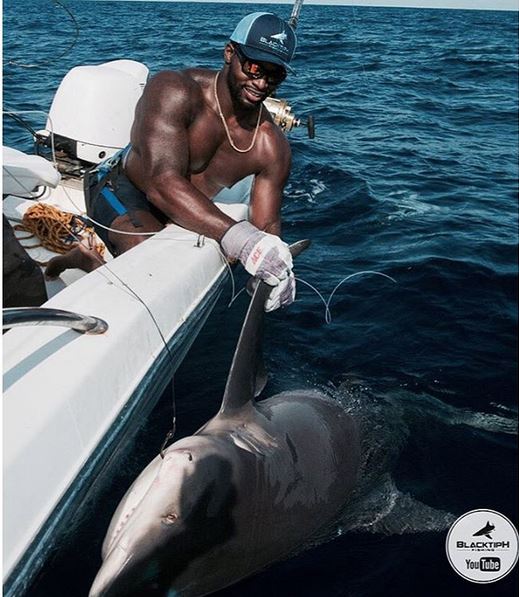 sam-barrington-with-400-lb-shark