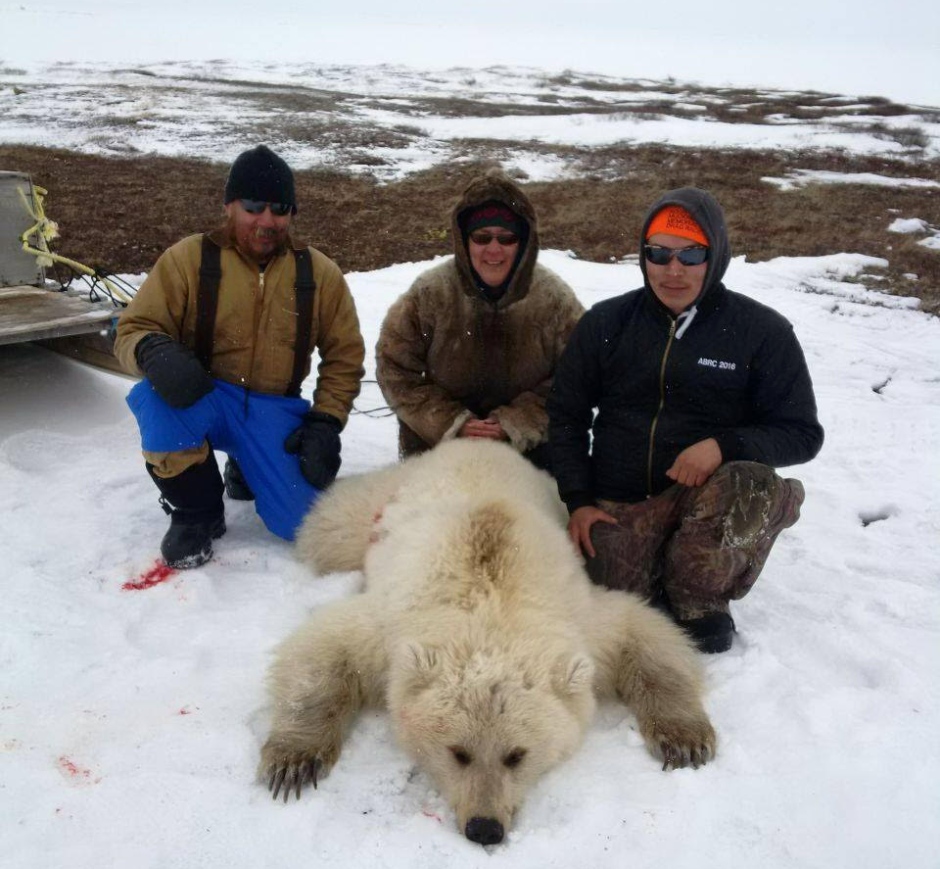 grolar-bear-hunters-after-the-kill-nunavut