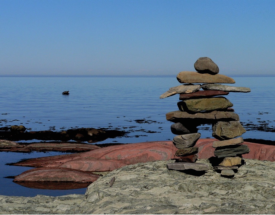 inukshuk-in-nunavut