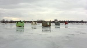 ice-fishing-huts-ontario