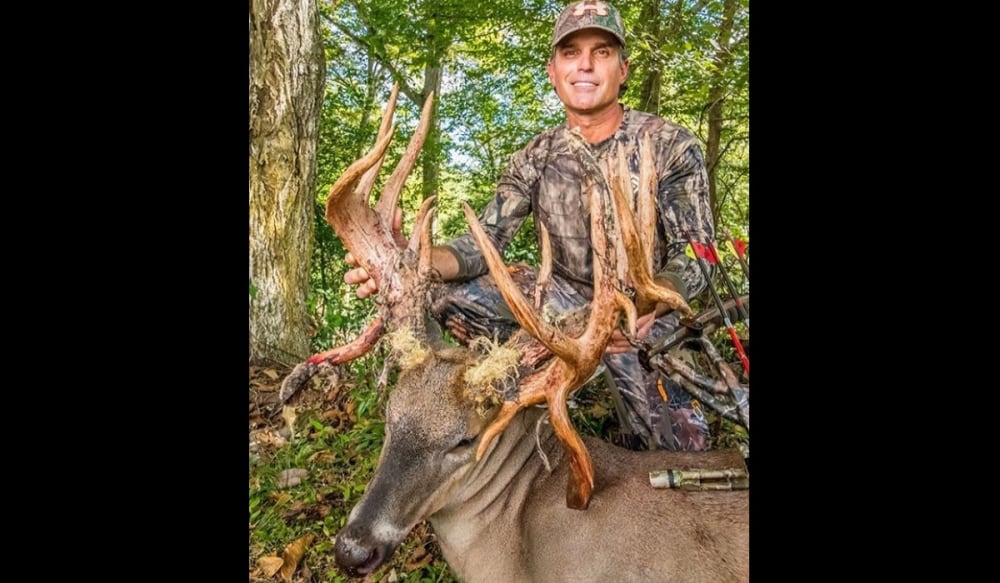 louisiana-dentist-with-potential-record-whitetail