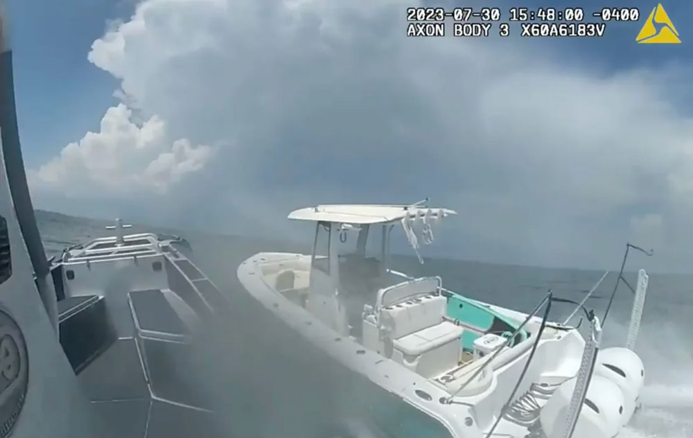deputy-jumps-on-to-moving-boat